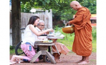 Người Phật tử tại gia giữ gìn giới hạnh